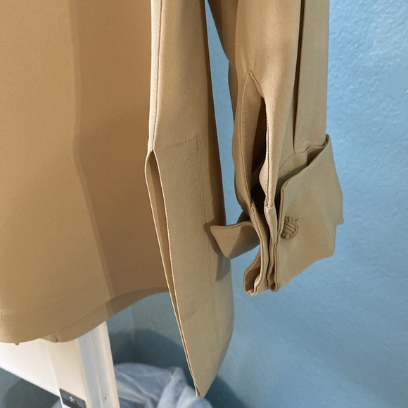 Beautiful silk top - Picture 9 of 16